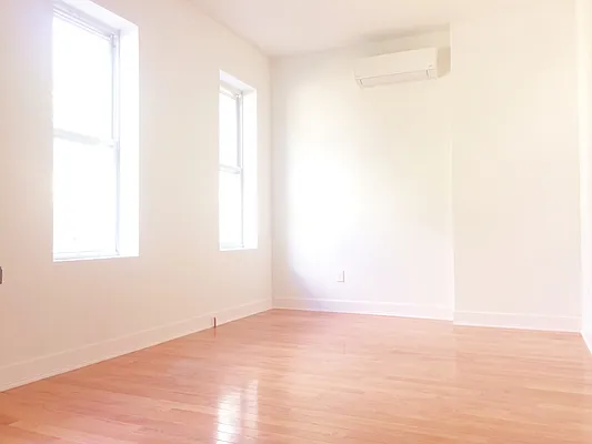 Rented by Bedford Realty USA Corp | media 15