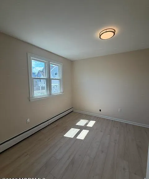 445 E Bayview Ave — Photo 18