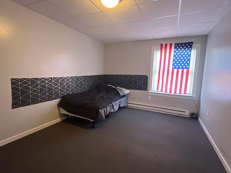 360 Lehigh Ave — Photo 5