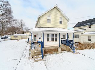 234 5th St, Manistee, MI 49660