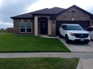 302 Pacific Dr, Portland, TX 78374