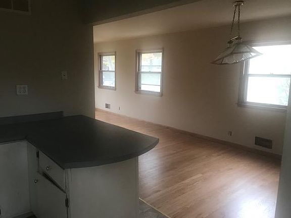 5th image of 7657 N Edgeworth Dr