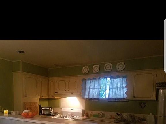 2nd image of 2714 Columbus Dr