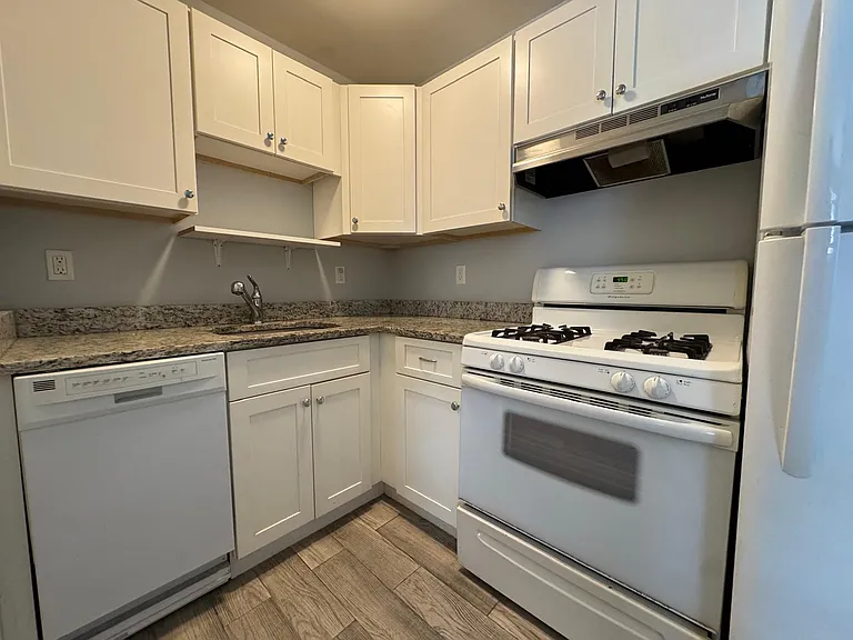 18 Farmington Ave #C-4 — Photo 7