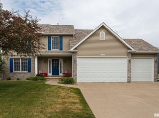 5536 N Ridge Cir, Bettendorf, IA 52722