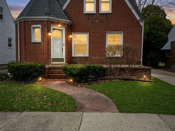 1646 21st St, Wyandotte, MI 48192