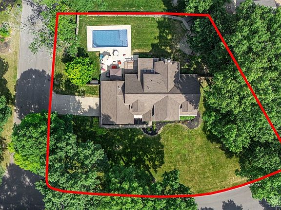 4th image of 2850 Broken Woods Dr