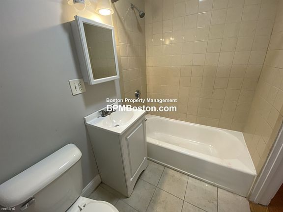 96-98 Woodledge #3L Boston Shared Unit Photo 1