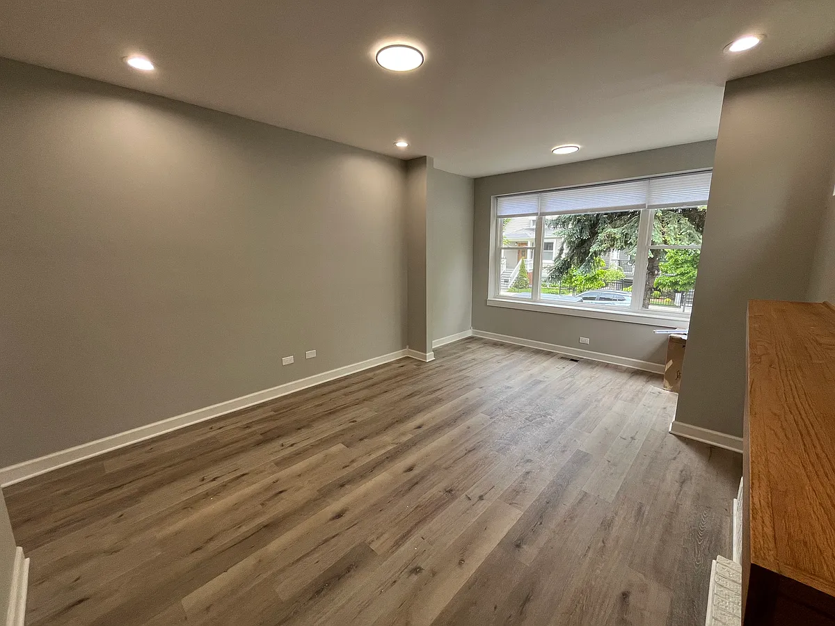 Building Photo - 4048 N Richmond St #1