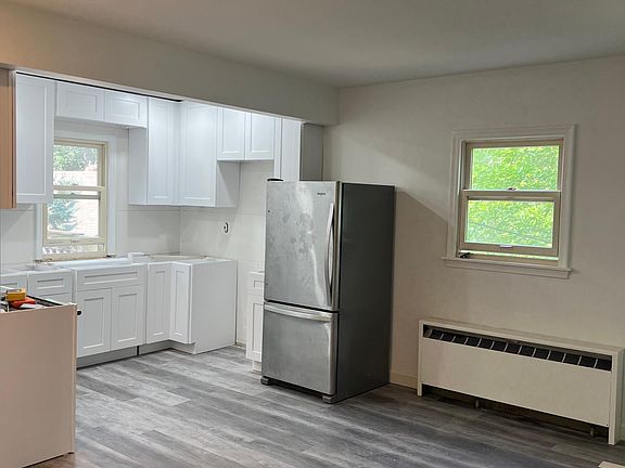 4th image of 3533 Girard Ave S #4