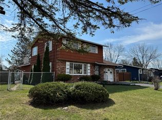 128 Washburn Dr, East Syracuse, NY 13057