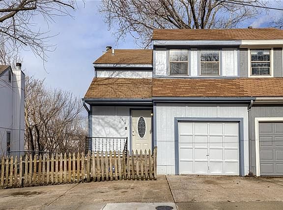 2nd image of 1916 Lawrence Ct