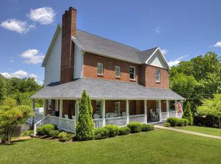 224 W Main St, Dandridge, TN 37725