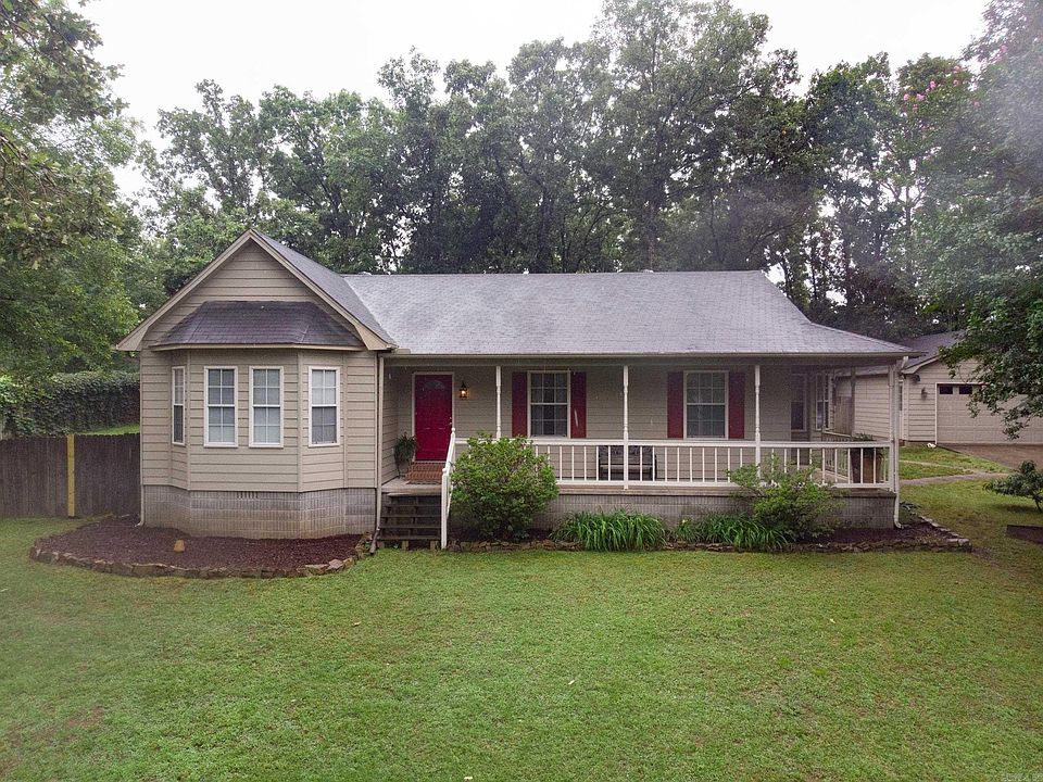 1st image of 33 Thompson Dr