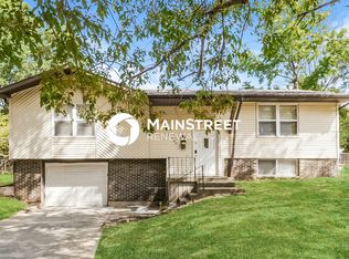 11943 Sycamore Ave, Grandview, MO 64030