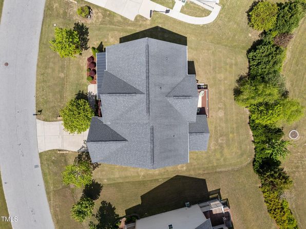 316 Hilliard Forest Dr, Cary, NC 27519