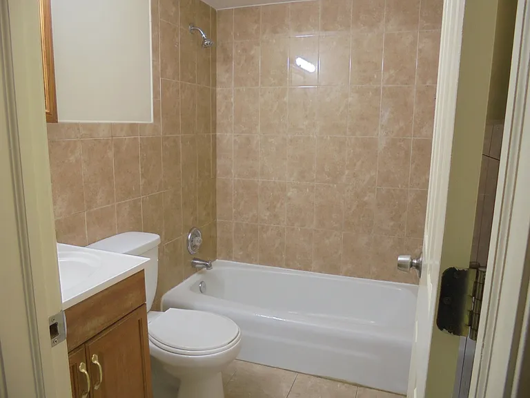 5310 N Chester Ave #301 — Photo 10