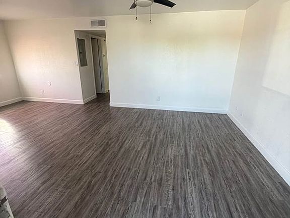 4th image of 4145 N Longview Ave APT 25