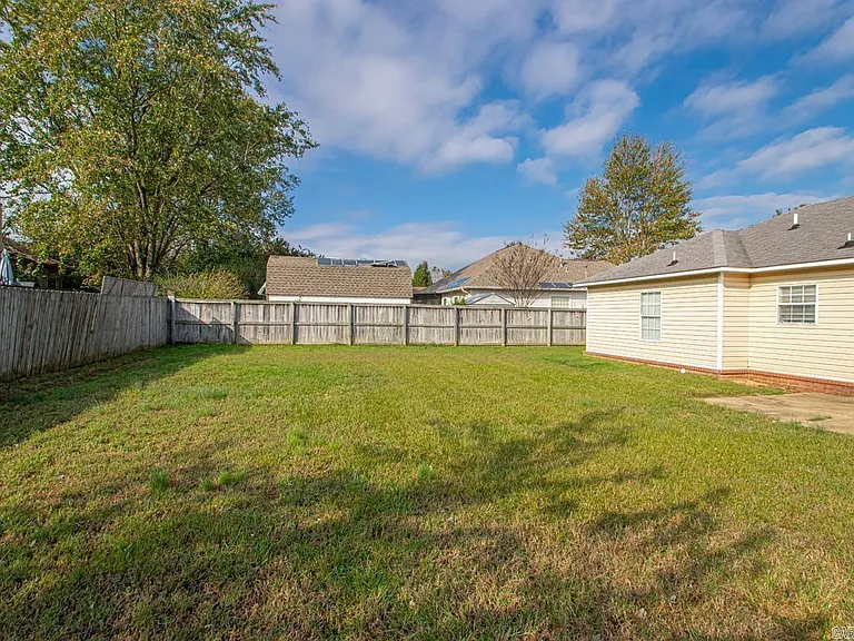 17 Azalea Dr — Photo 24
