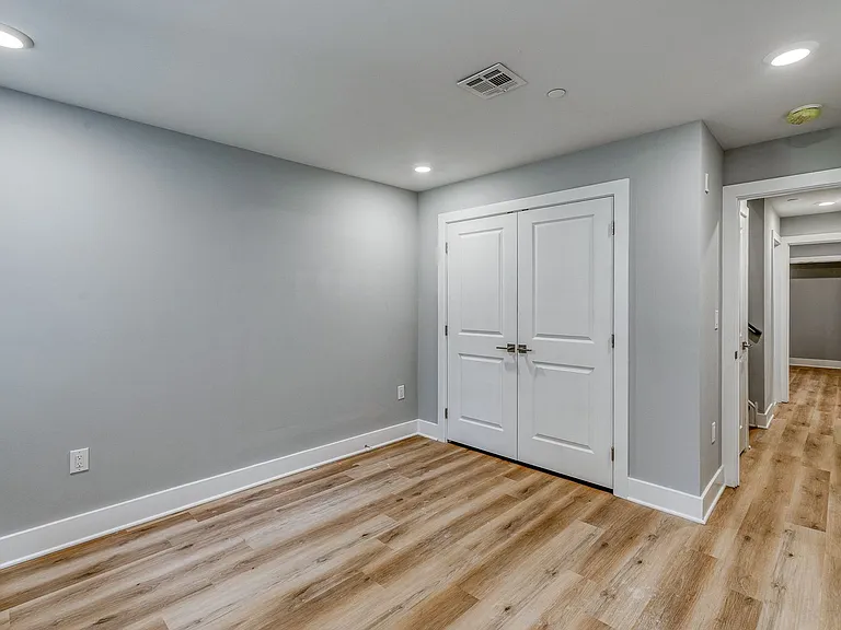 1728 Marlton Ave — Photo 8