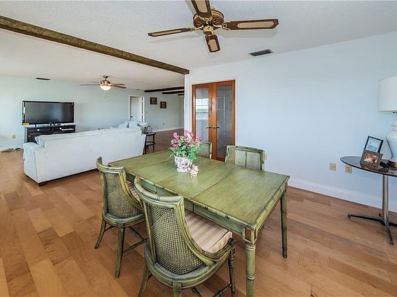 5th image of 100 Bluff View Dr APT 415C