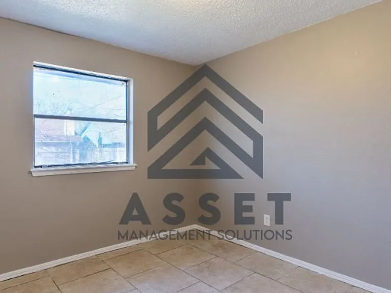 4613 Cinderella Dr — Photo 16