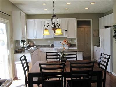 3rd image of 5354 Ivandale Dr