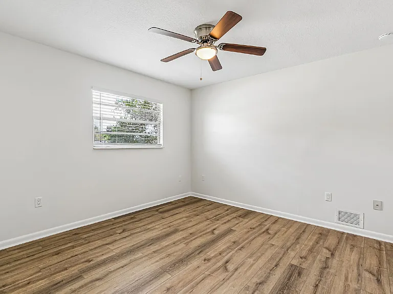 2774 Seahorse Ct — Photo 13