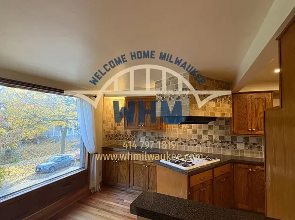 1631 E Belleview Pl, Milwaukee, WI 53211