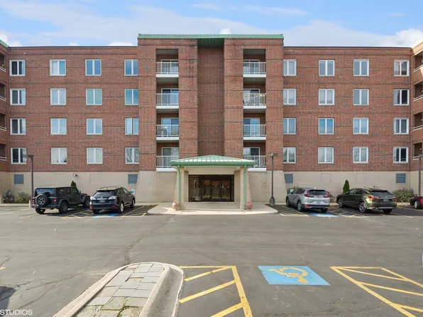 6211 Lincoln Ave Unit 407, Morton Grove, IL 60053