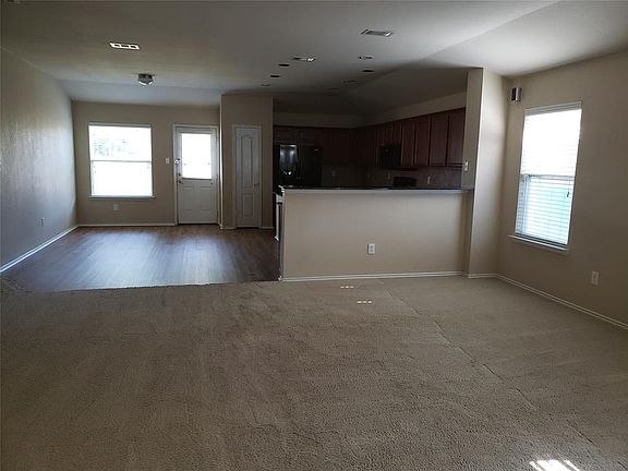 4th image of 2136 Fort Bend Dr
