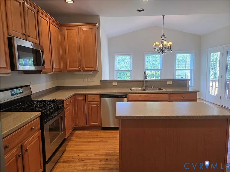 9521 Pine Trails Ct — Photo 15