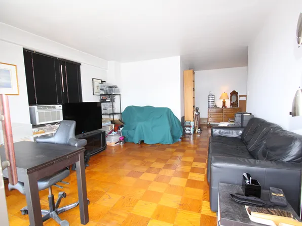 417 Grand Street image 8 of 15