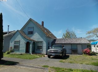 646 6th St, Myrtle Point, OR 97458