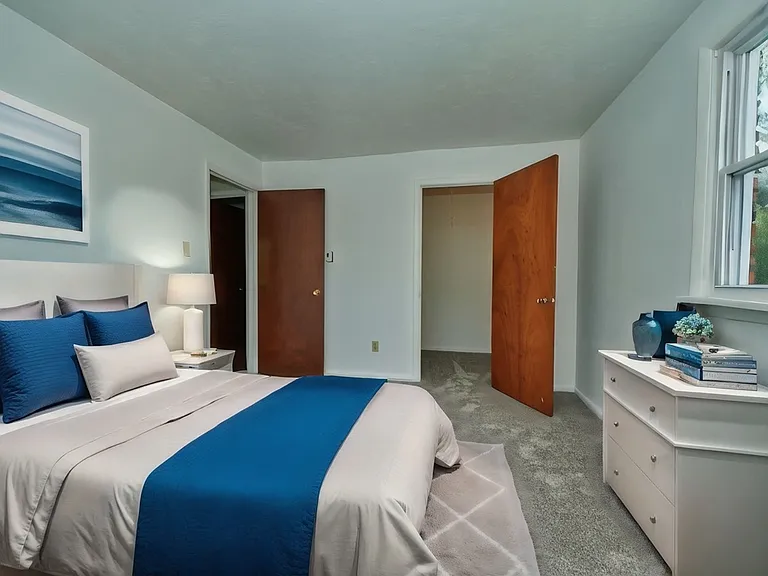 Slate Creek Apartments & Townhomes — Photo 5