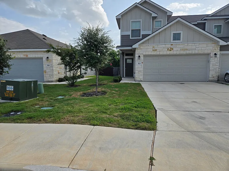 313 Caleb Ct — Photo 3