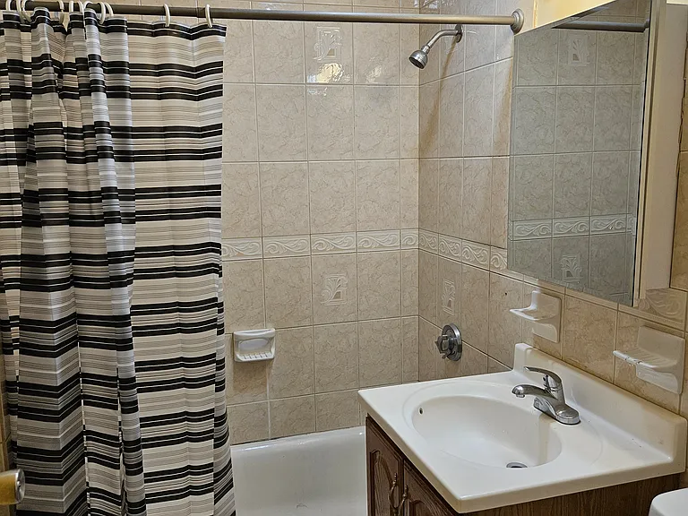 27 Gordon St #205 — Photo 8