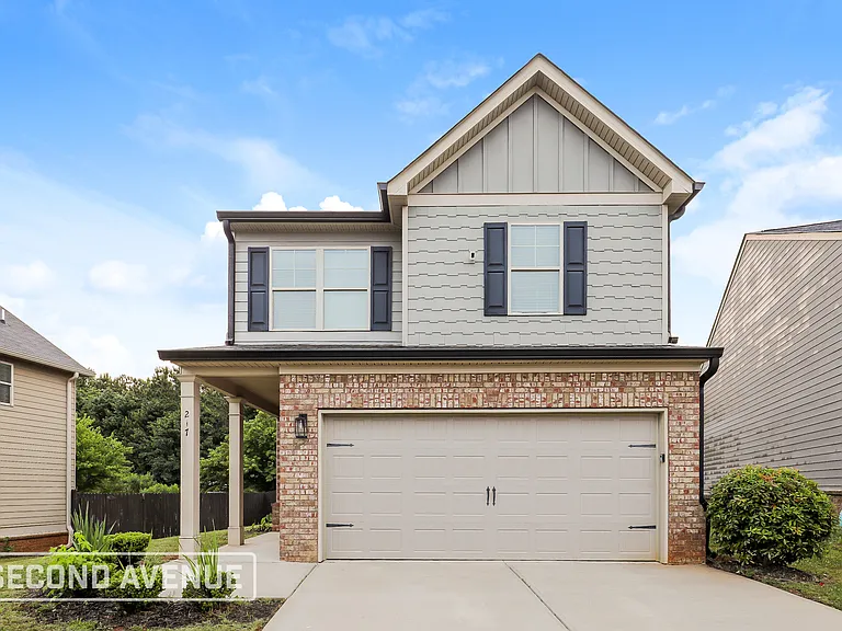 217 Magnaview Dr — Photo 1