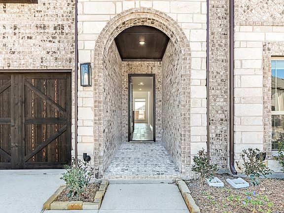 4th image of 1700 Jaycreek Ct