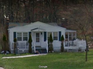 29 Swezey Ln, Middle Island, NY 11953