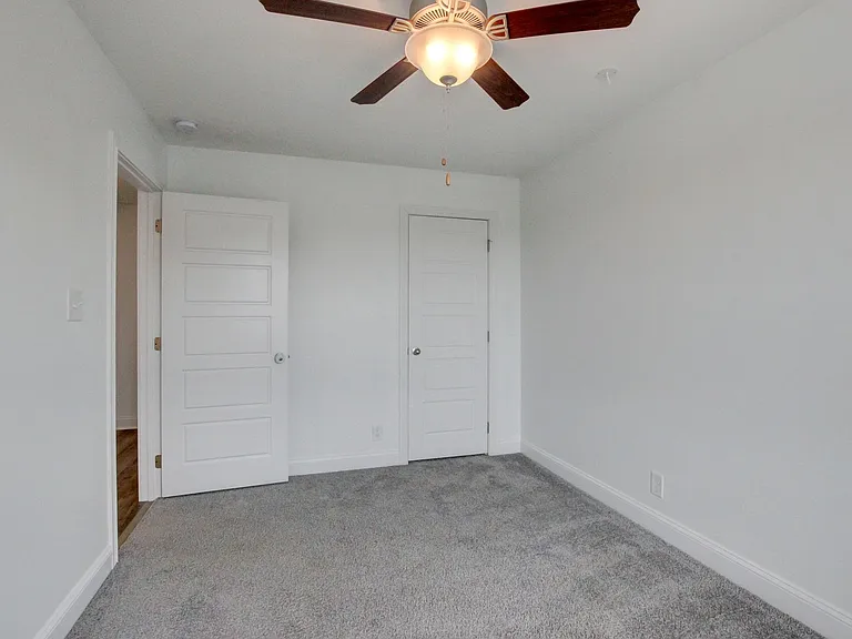 702 Ellie Nat Dr — Photo 9