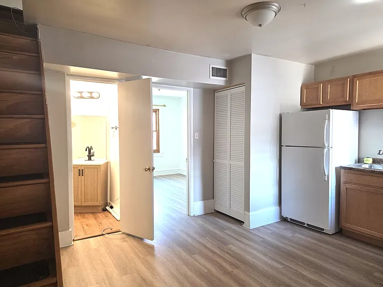 348 S 16th St #3F — Photo 6
