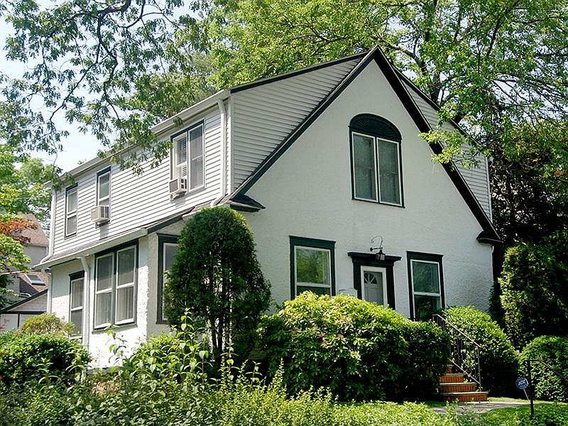 Spacious and Charming Home in a Lovely Neighborhoo