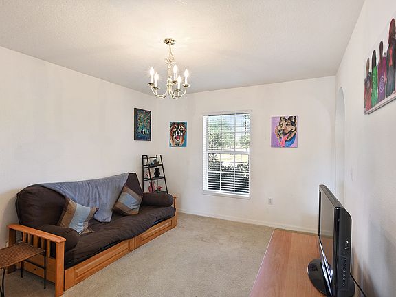 4th image of 621 Stonehaven Dr