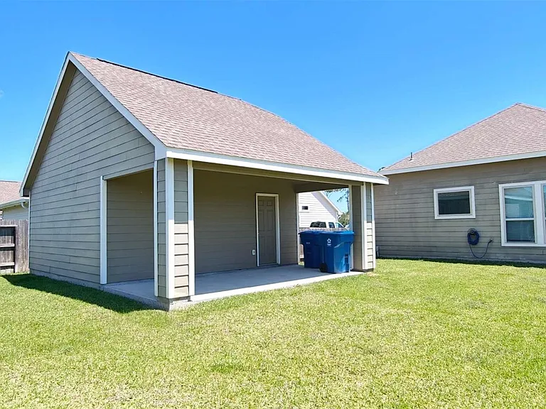15715 Crosby Hall Dr — Photo 10