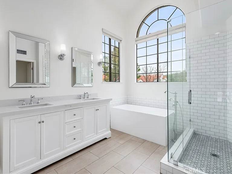 729 Maywood Ct — Photo 14