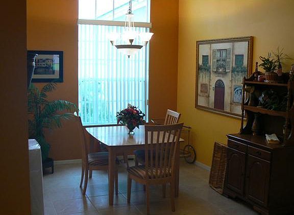 5th image of 327 SW Lake Forest Way #S