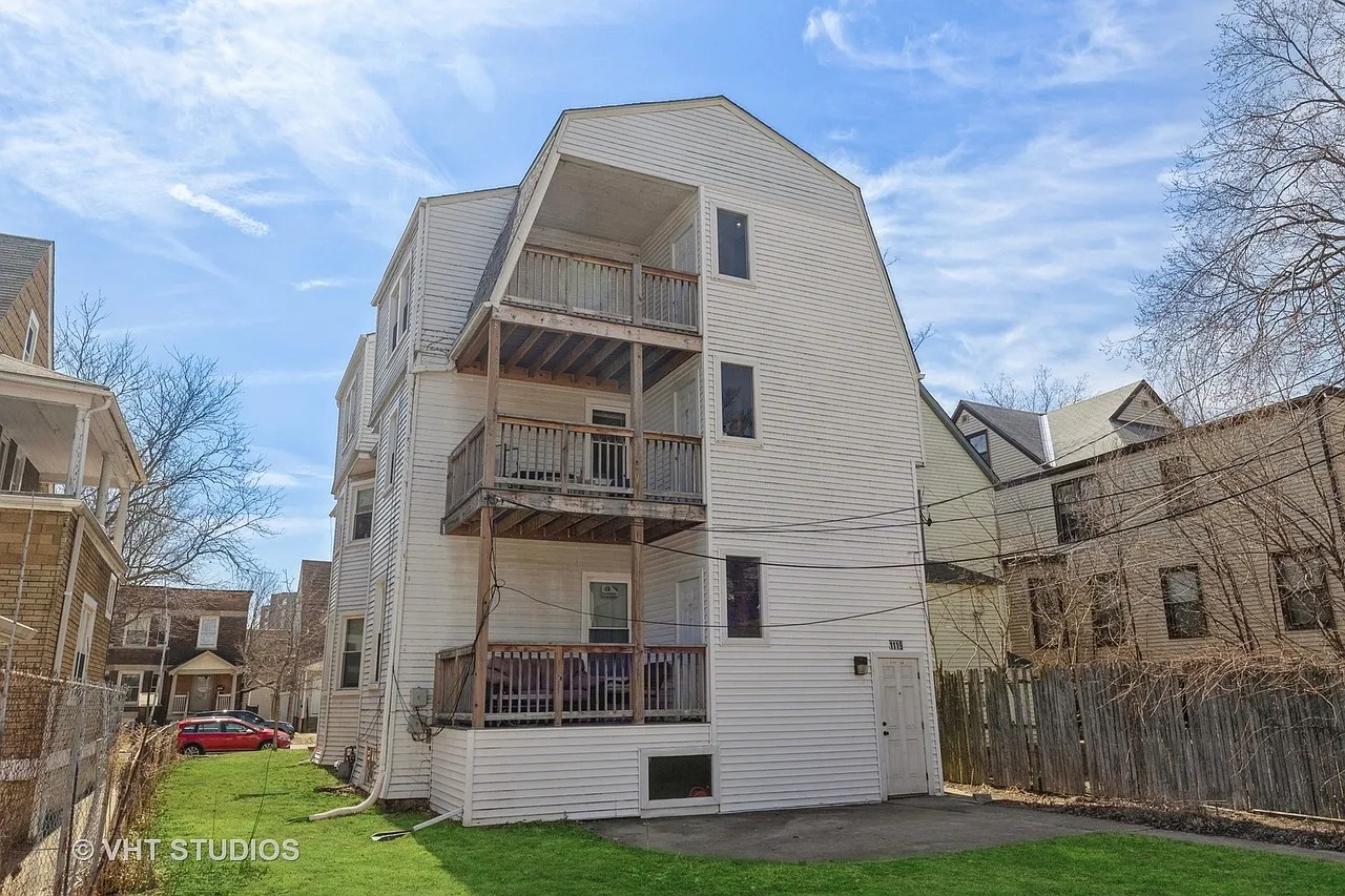 3 bed, 16200 sqft, $4,200 — Photo 2