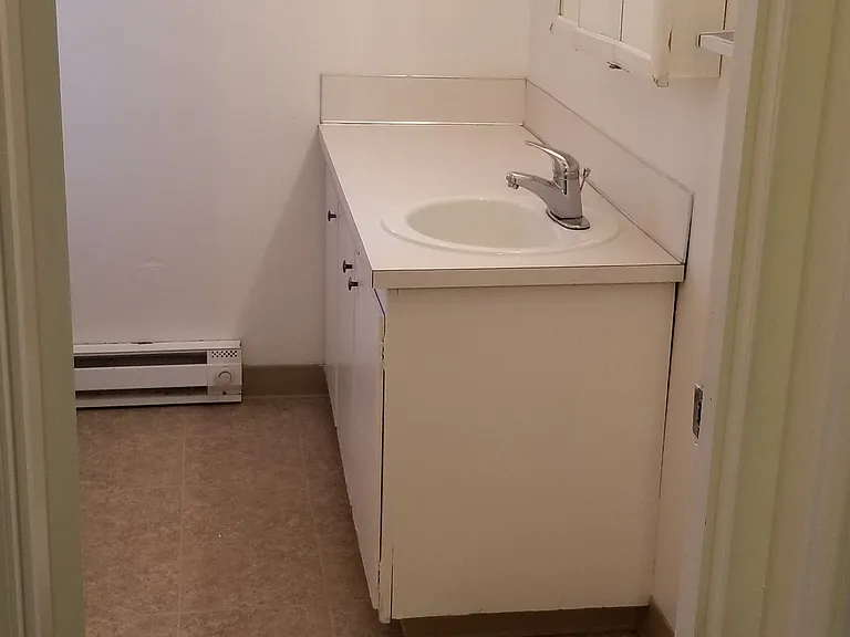 upstairs full bath