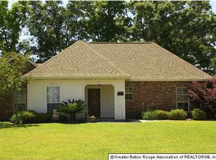 29443 White Oak Dr, Livingston, LA 70754